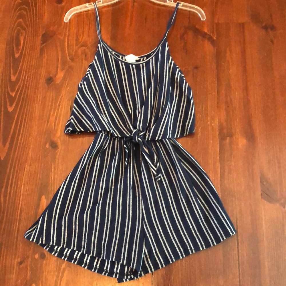 Cute romper!
